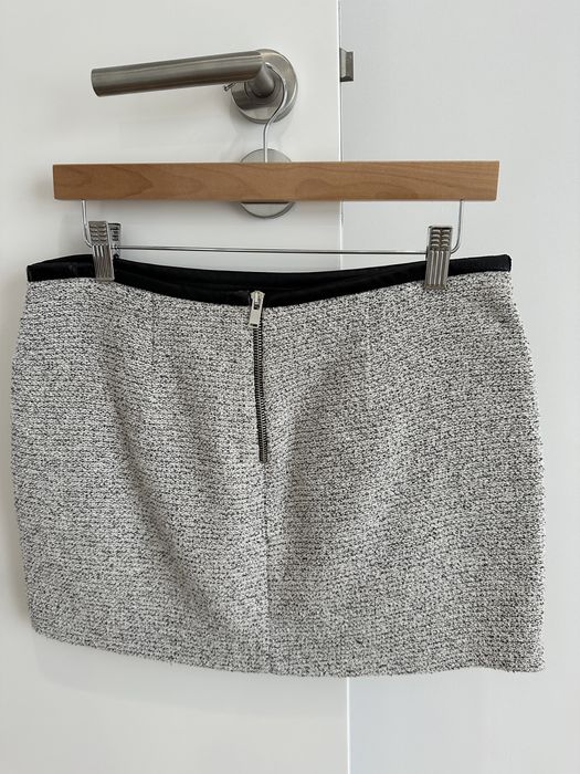 Minissaia Zara preta e branca, tamanho S/M