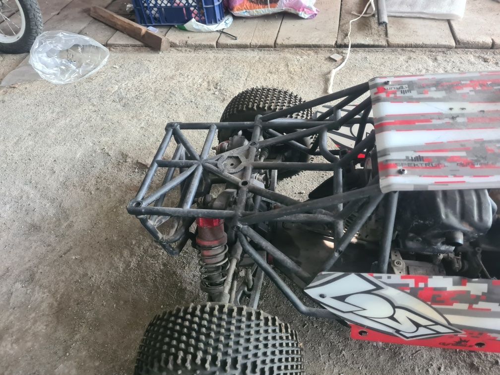 Auto RC LOSSI DBXL desert buggy