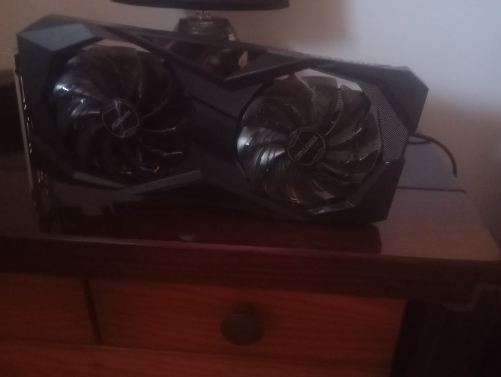 Vendo RX 6600 ASRock