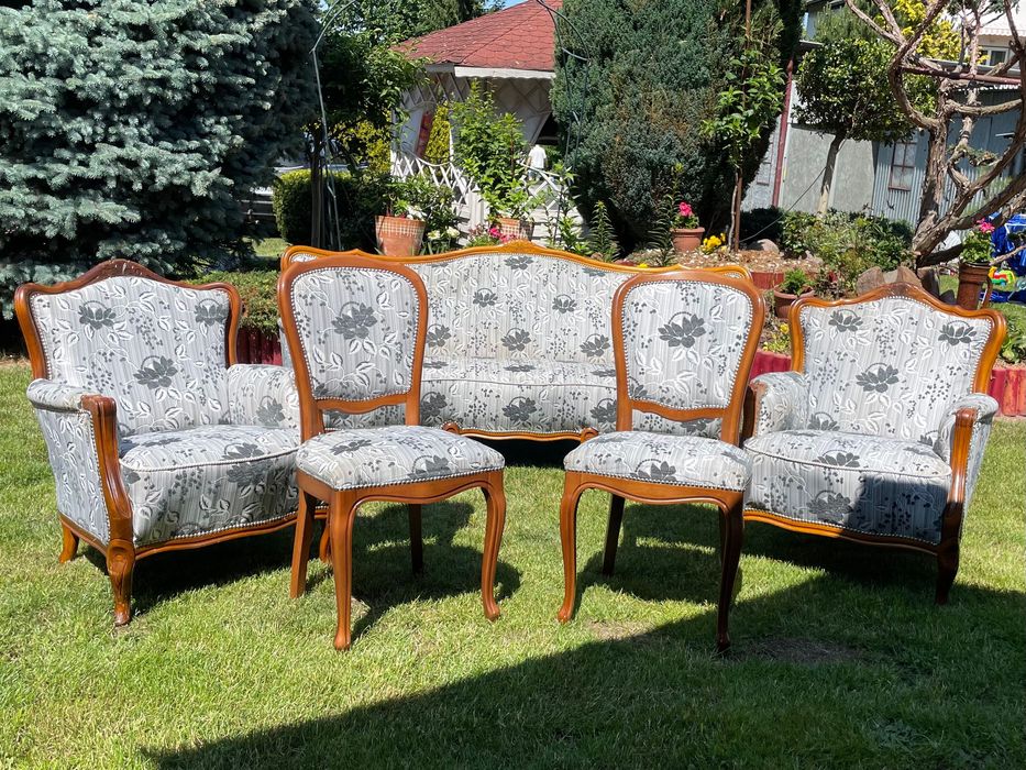 Zestaw mebli stylizowany