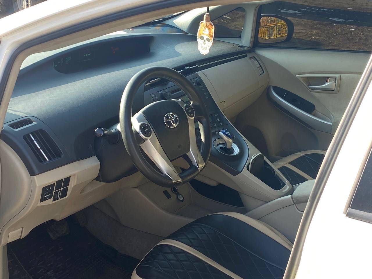 Продам Toyota Prius 2010