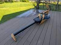 Wioślarz wodny WaterRower Home A1 Dąb z uchwytem na smartfona