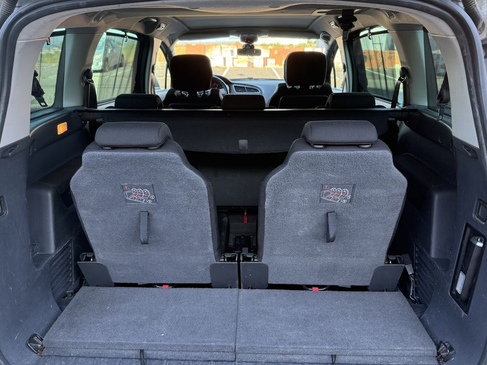 Peugeot 5008 1.6hdi ( 7 lugares)
