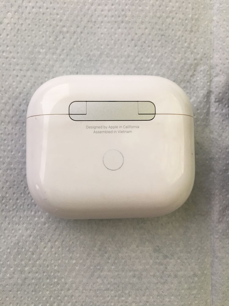 Apple AirPods 3 generacji