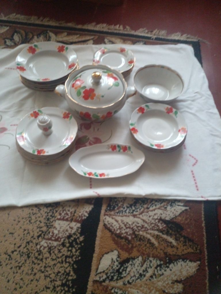 Продається кухонний сервіз.