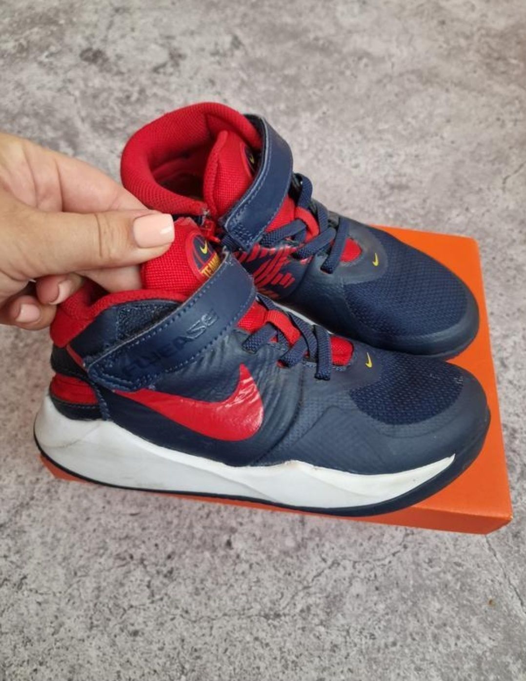 Кросівки Nike hustle Оригінал 30р(19.5см)