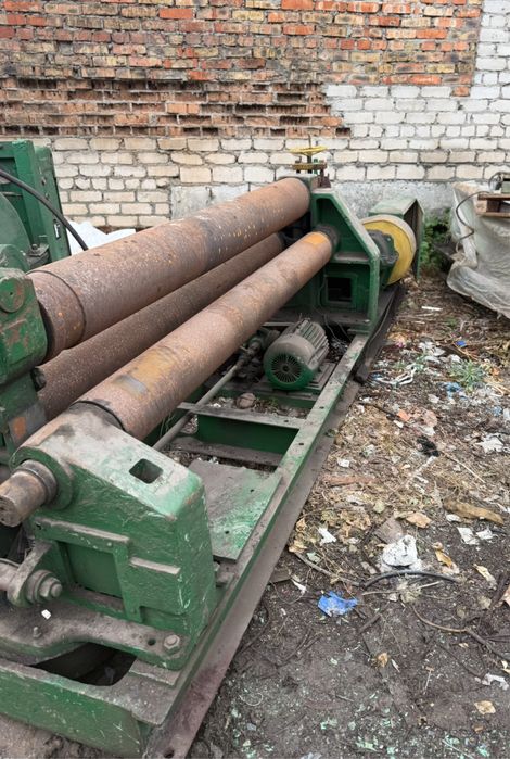 Станки продаю (вальцы токарные фрезерные и тд)