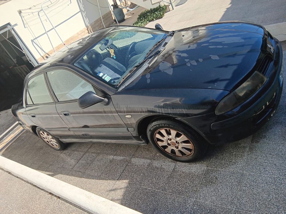 Mitsubishi Carisma 1.3 Gasolina | 2002 | 176mil km