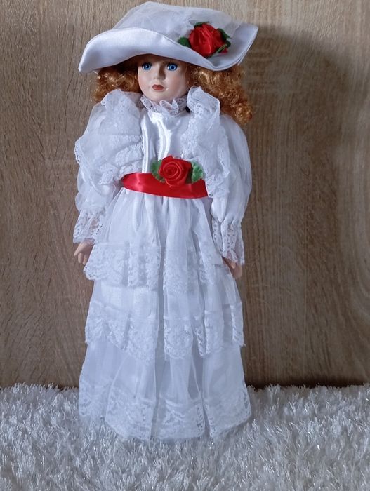 Porcelanowa lalka