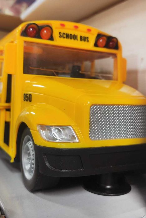 Іграшковий шкільний автобус з дверима, що відчиняються,  рухомі деталі