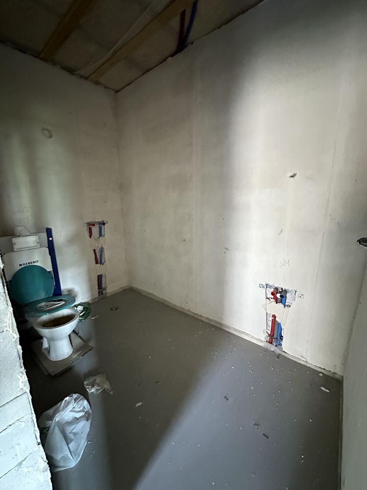 Будинок в баварському стилі в передмісті (дуплекс, котедж містечко)