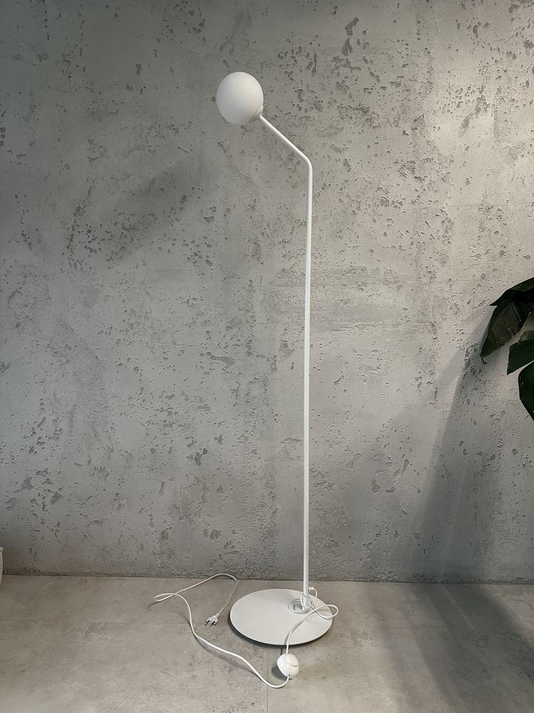 Lampa stojąca artera pure white kula