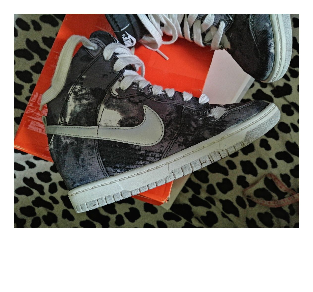NIKE DUNK SKY HI _ Sneakersy Półbuty W sportowym stylu Na Podwyższeniu