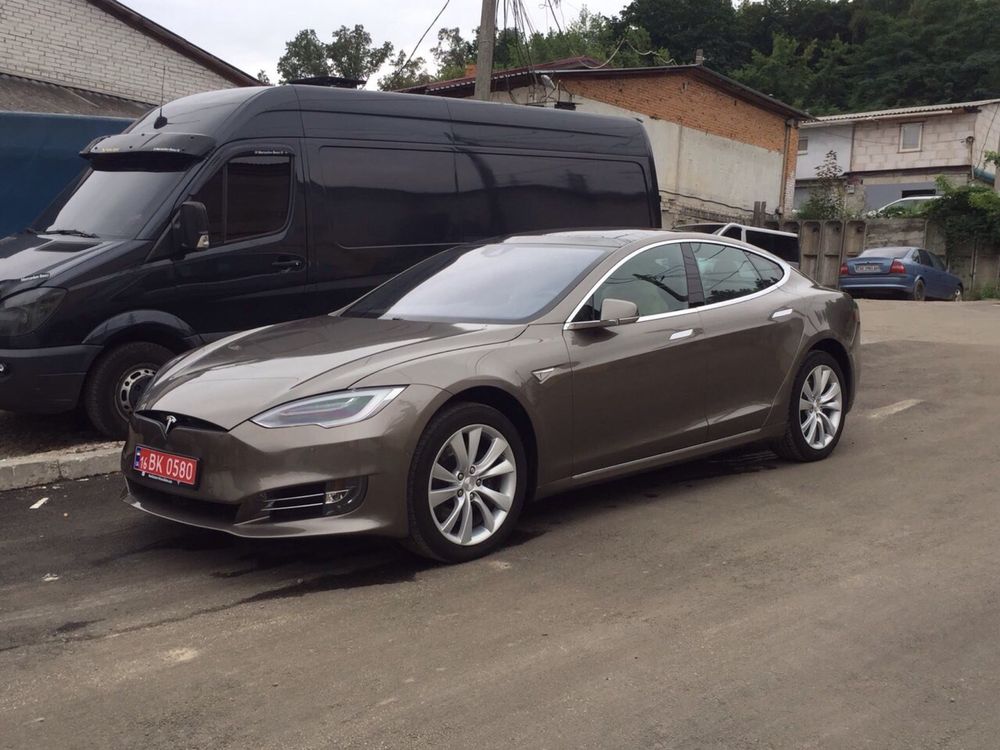 Tesla Model S! Дорестайлинг бампер 2012-2016(псевдорест)