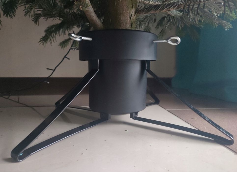 Stojak na choinke duzy metalowy cztery ramiona podpórka pod drzewko