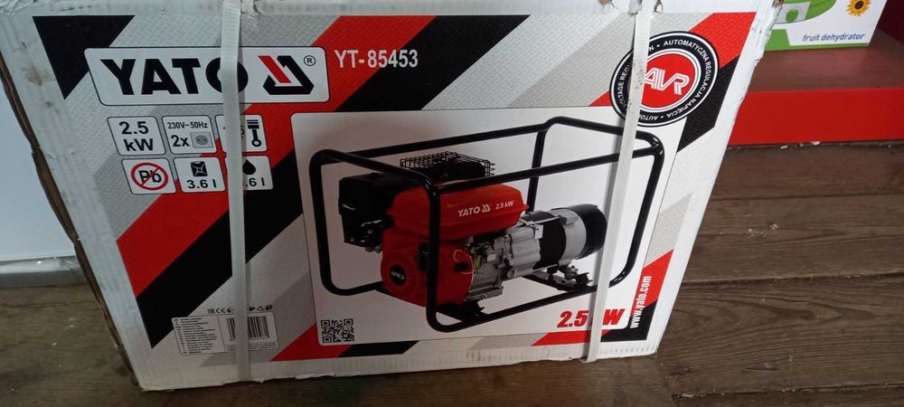 Бензиновий генератор YATO YT 85453 2.5 кВт, 1 фаза, ручний стартер