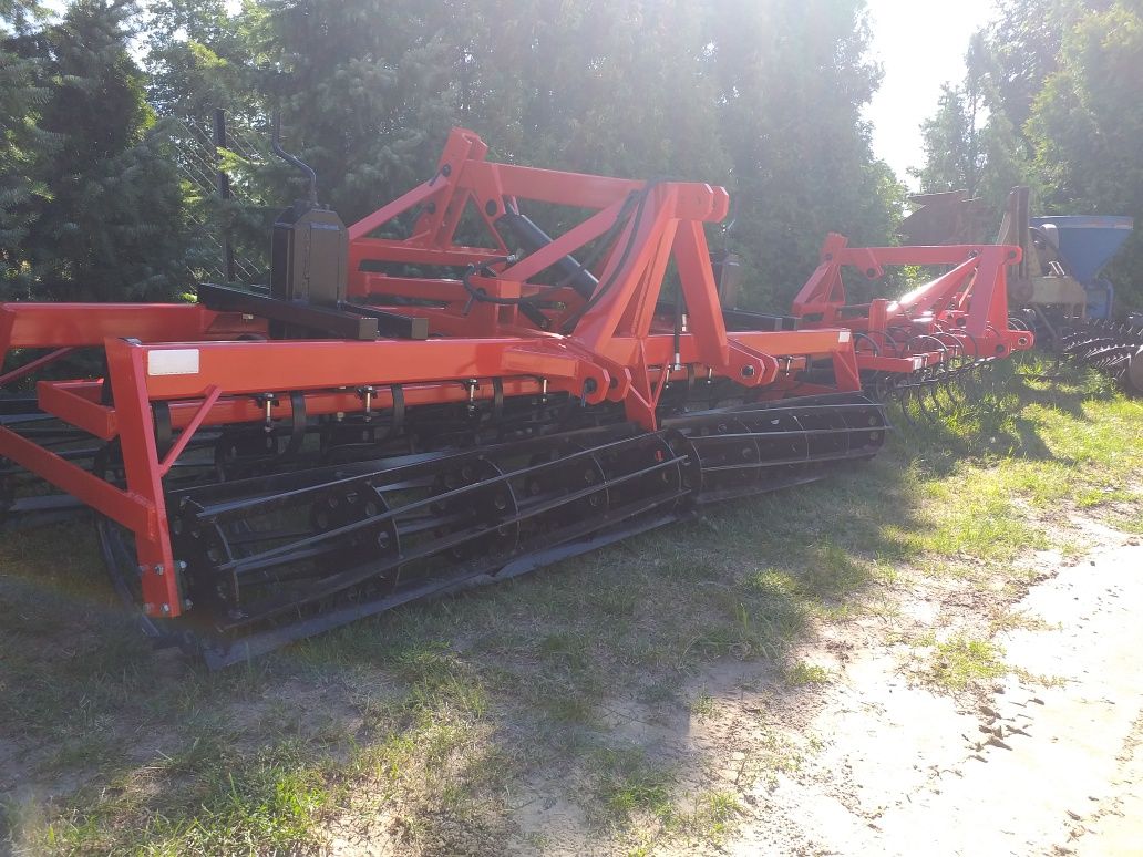 Agregat  uprawowo-siewny 3 m.