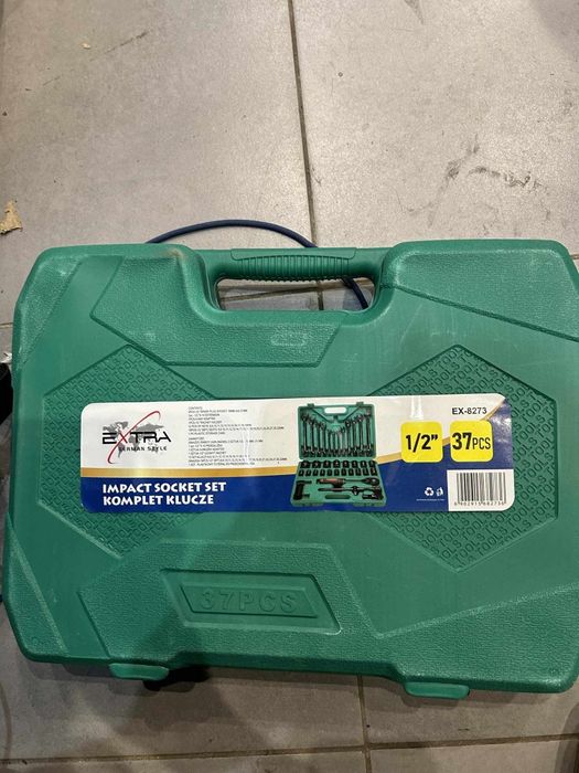 Zestaw kluczy płaskich i nasadowych