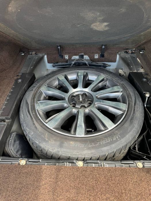 Продам Land Rover Rang Rover 3.6d (2010)