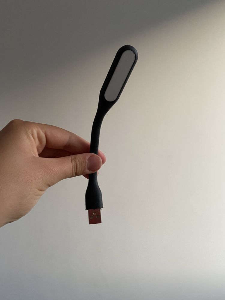 Mała mini lampka do laptopa do komputera do nauki
