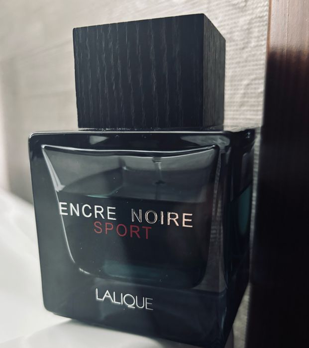 Encre Noire Sport marki Lalique