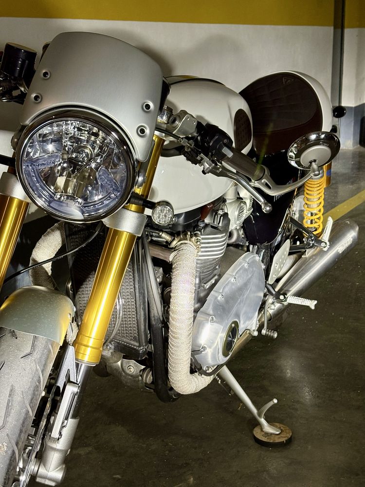 Triumph Thruxon 1200 R < 10000km, muitos extras