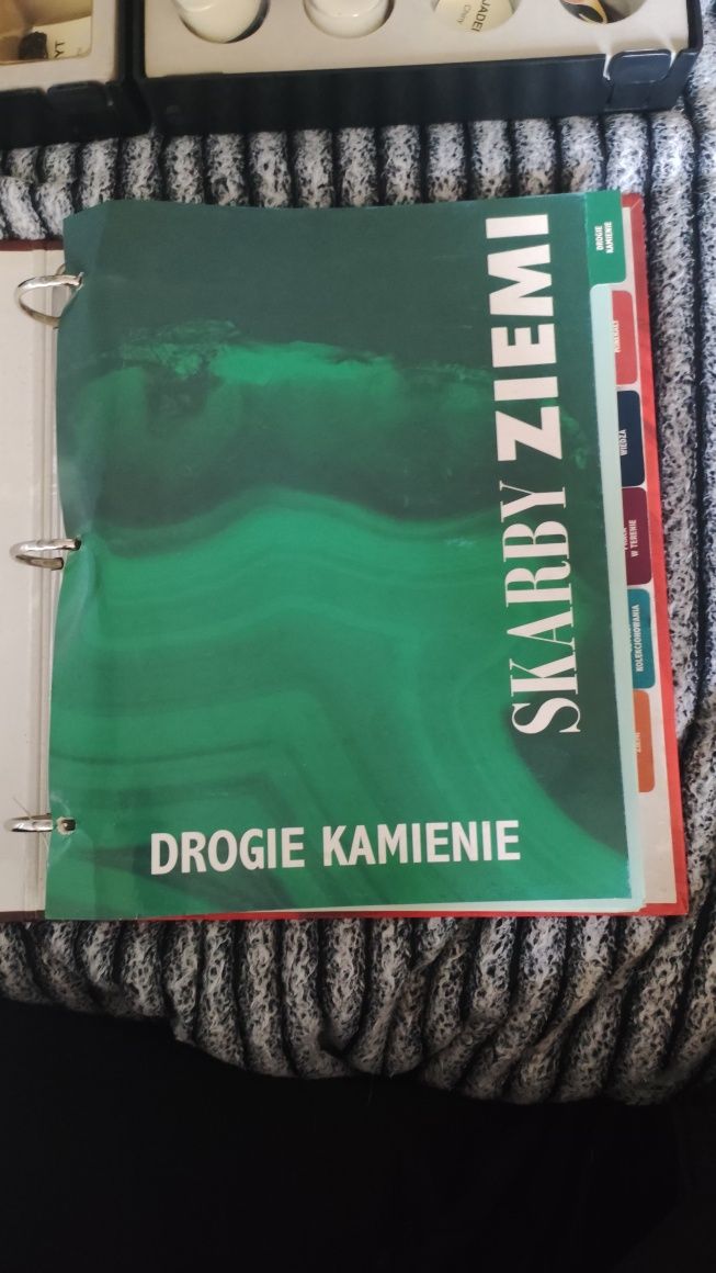 Skarby Ziemi kolekcja minerałów i drogich kamieni