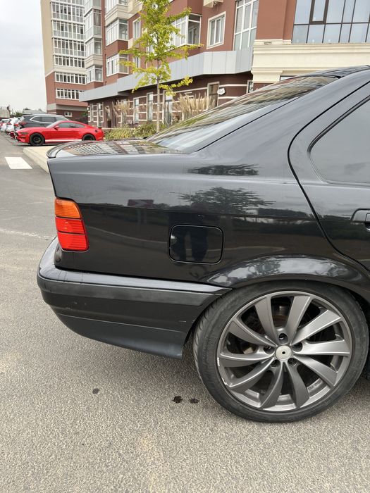 Продам BMW e36 Кожа Клімат робочий!