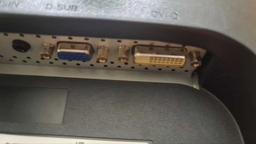 Продам IPS монитор 23" LG IPS231P-BN