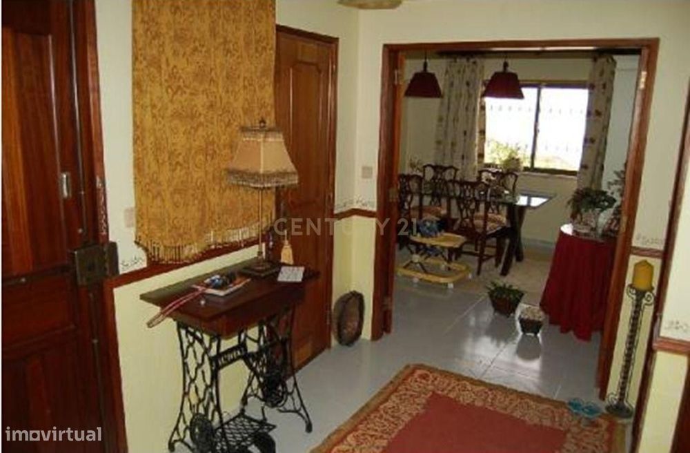 T2 disponível para arrendamento, em Agualva-Cacém, a partir de Feverei