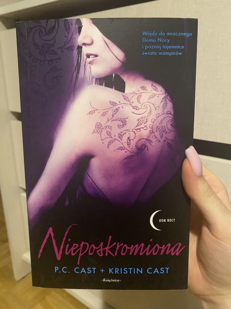 Książka „Nieposkromiona” Dom Nocy