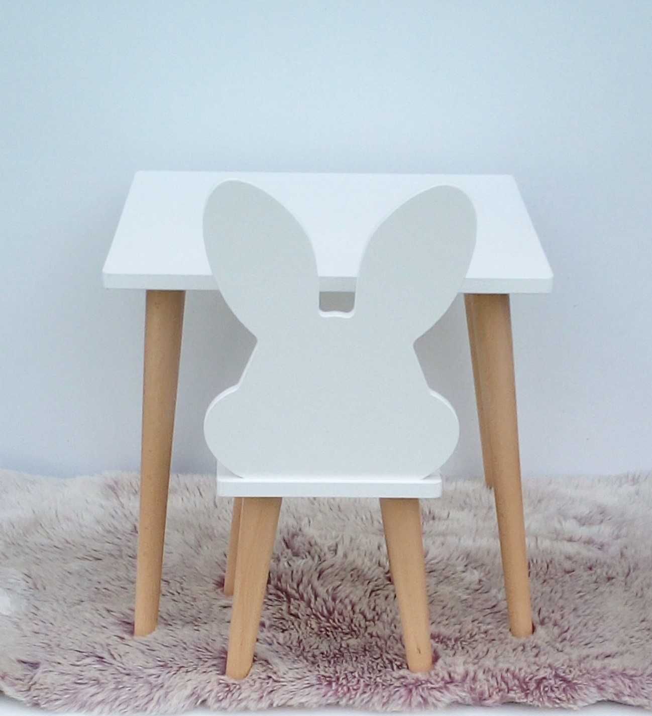 Stolik z krzesełkiem Zajączek ,zając, królik Pucuś