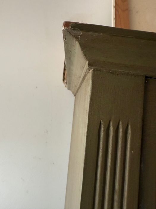 Móvel antigo pintado