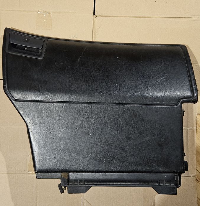 Schowek skóra pasażera bmw e32