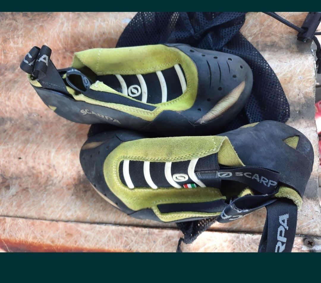 Спортивная обувь scarpa