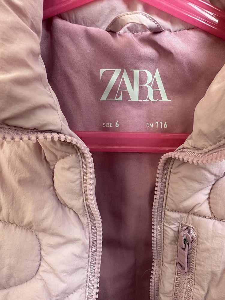 Курточка на весну ZARA