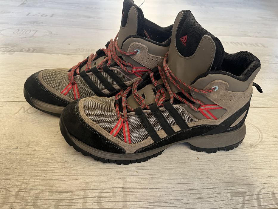 черевики Adidas ботинки кросівки