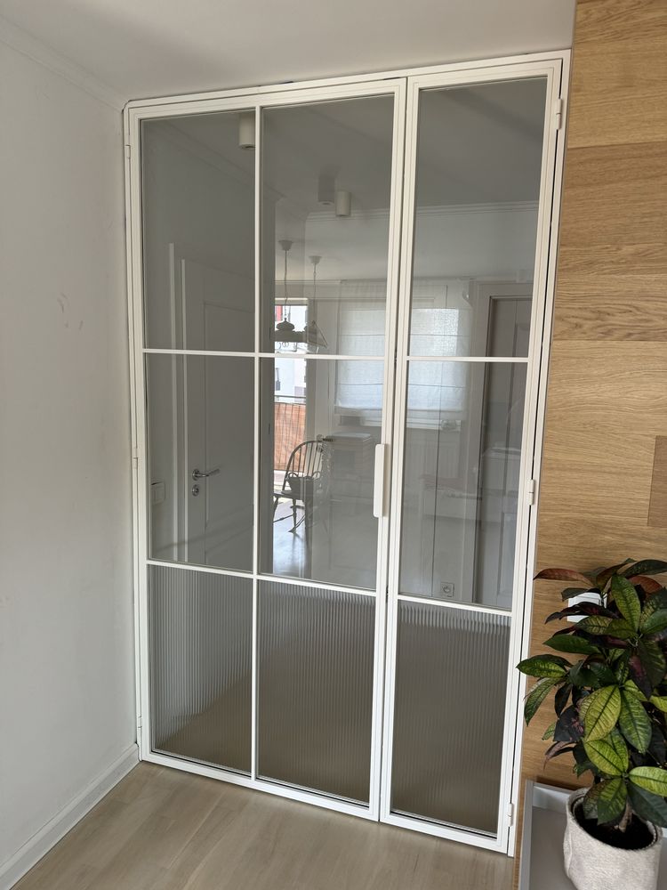 Zabudowy w stylu loft, drzwi przesuwne loft, ścianki szklane