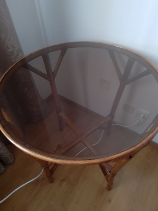 Mesa  em  bambú .