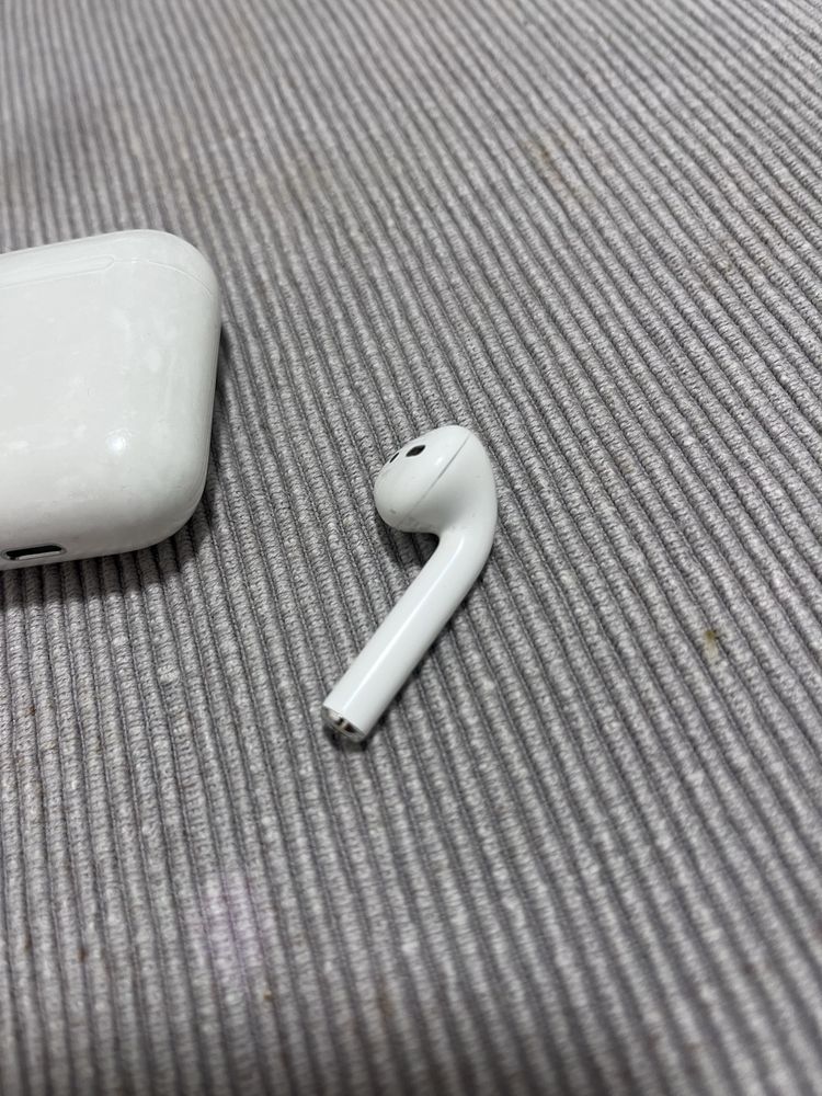 Airpods Apple 2nd generation (1 fone)