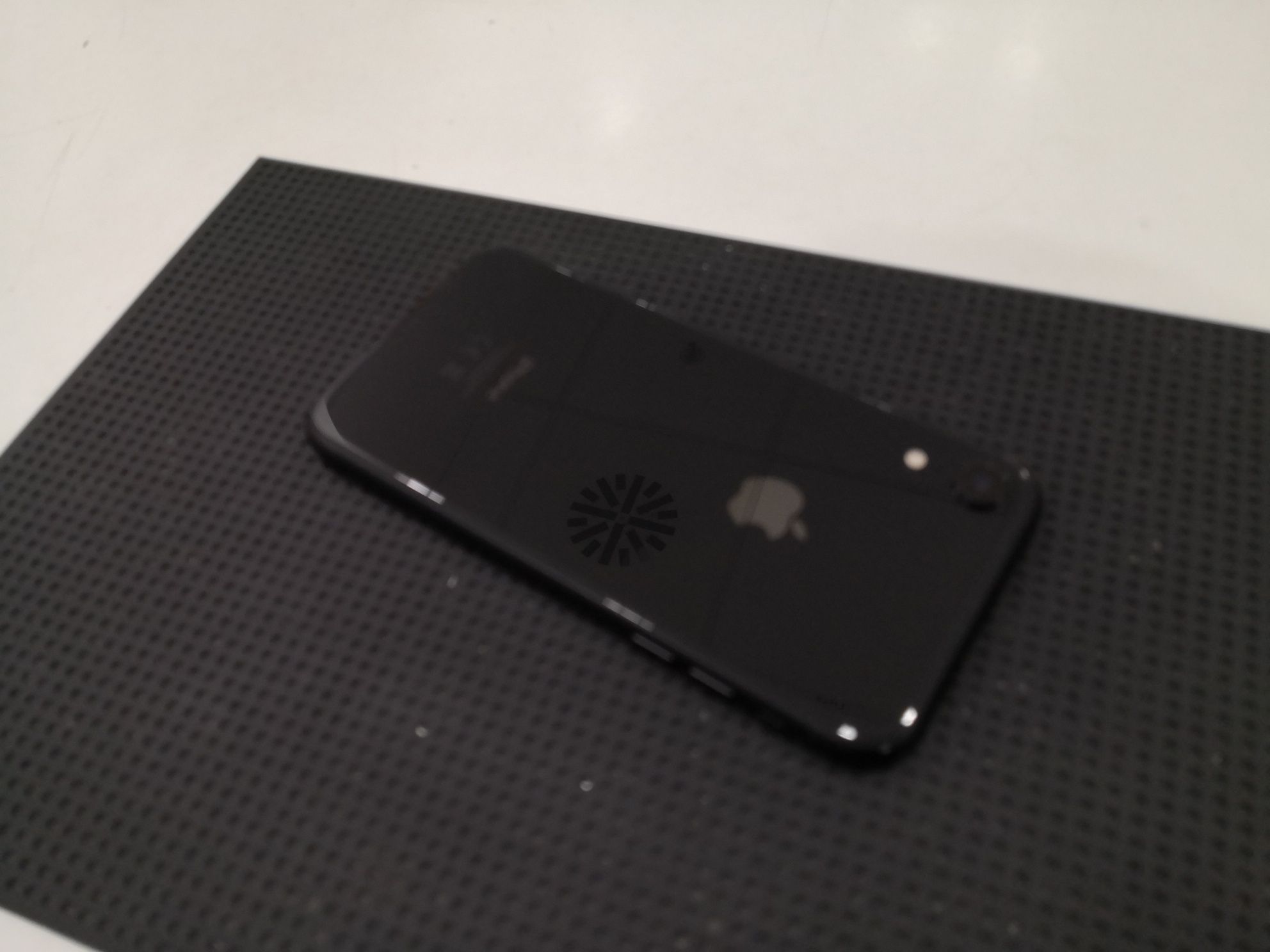 ZADBANY Telefon Apple Iphone XR 64GB Czarny / Black DZIERŻONIÓW