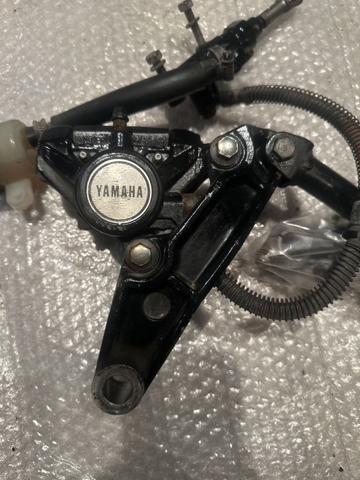 ZACISK pompa Stopka Hamulca Czujnik zbiornicze YAMAHA FJ 1100 V192