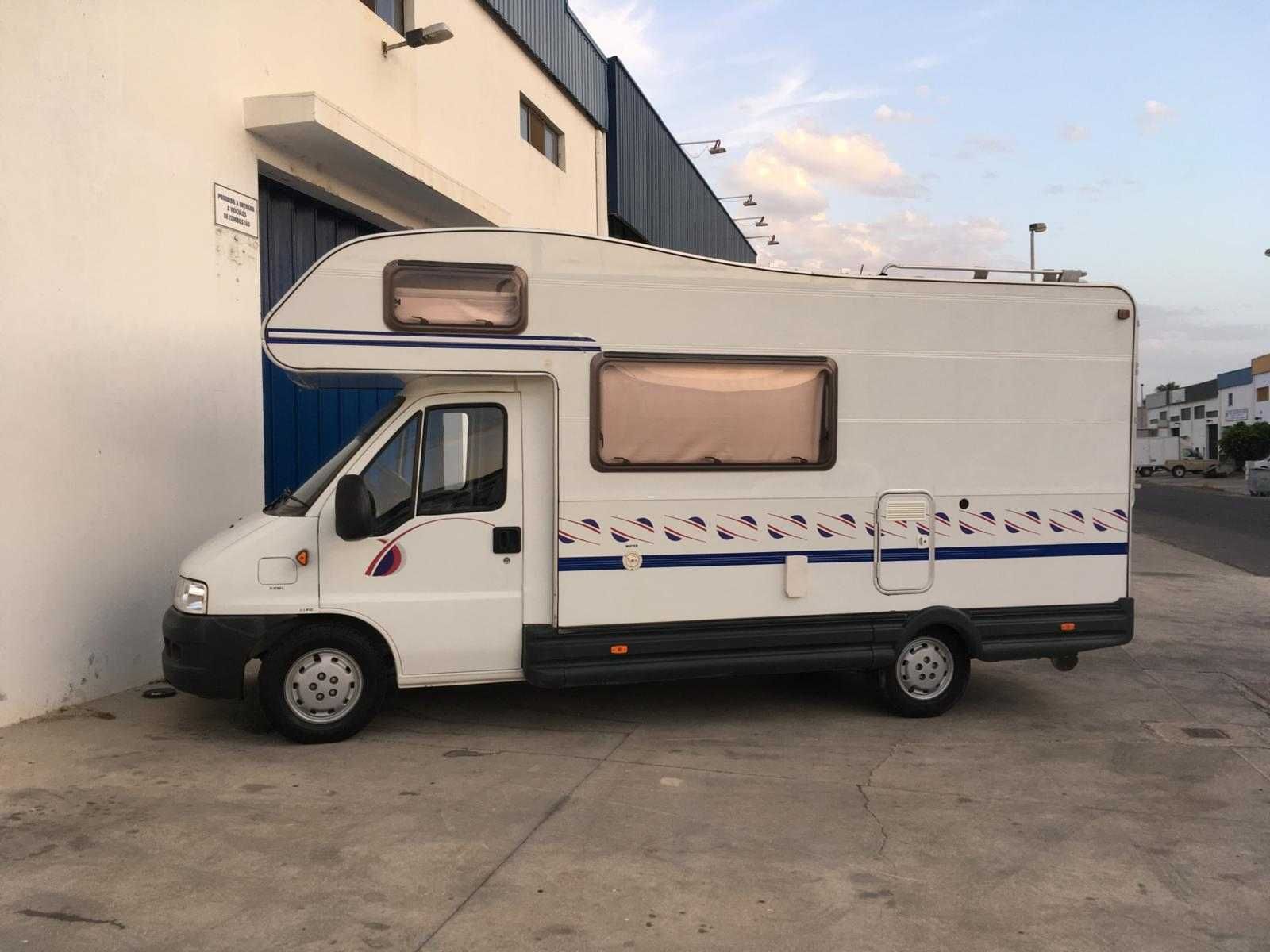 Autocaravana para 6 pessoas