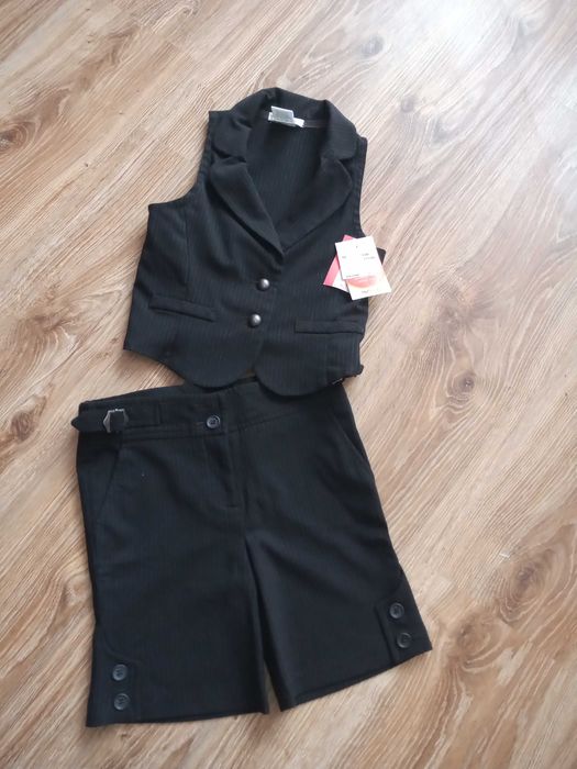 Komplet dziewczęcy kamizelka i spodenki 122-128