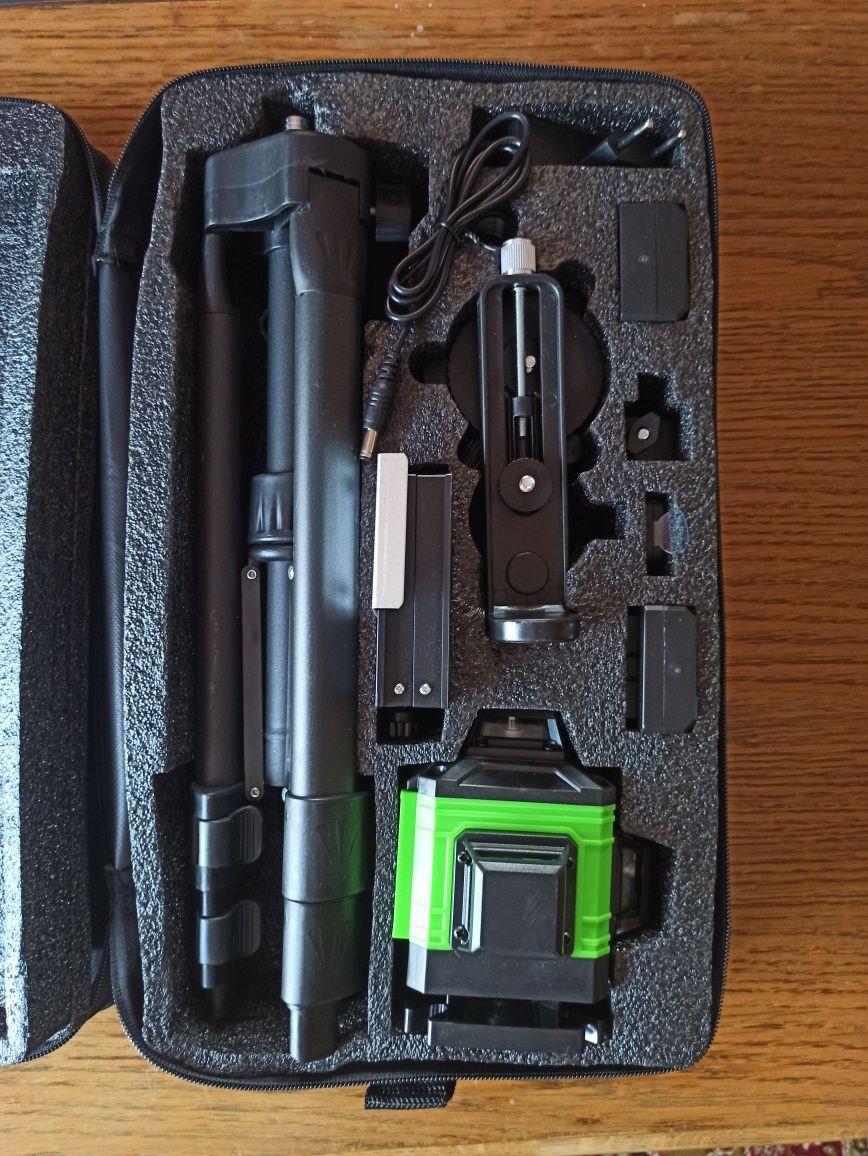 Poziomica laserowa, laser krzyżowy 3x360 16linii + Statyw
