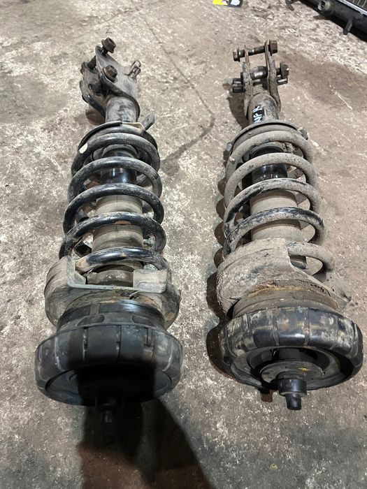 Амортизатор передний (стойка) Renault Trafic 2001-2013 Рено Трафик