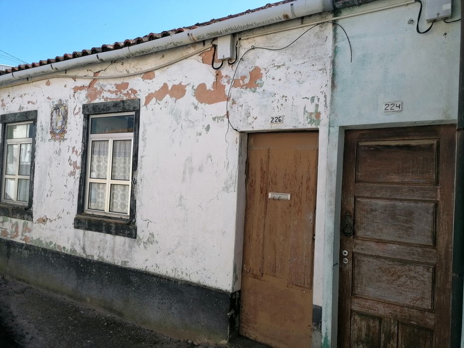 Moradia para restauro em Espinho