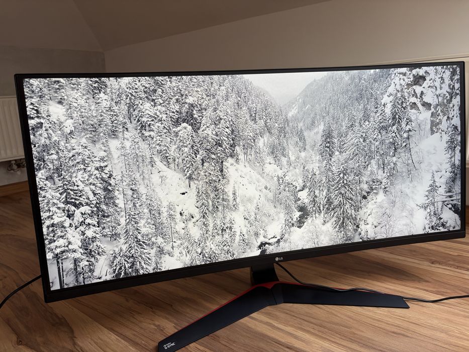 Monitor LG 21:9 Ultrawide