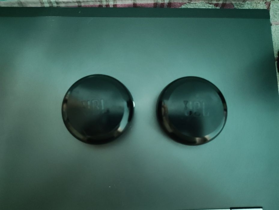 JBL Free — 2 кейси, 4 навушники (на запчастини)