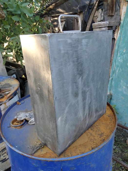 Продам канистру нержавейка.